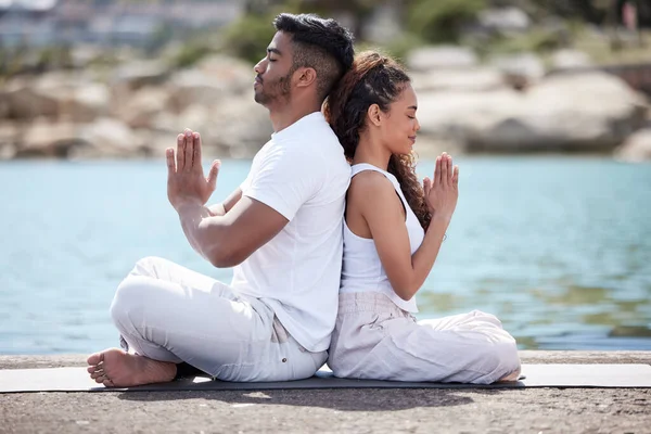 Getting Back Yoga Full Length Shot Young Couple Practicing Yoga — Stockfoto