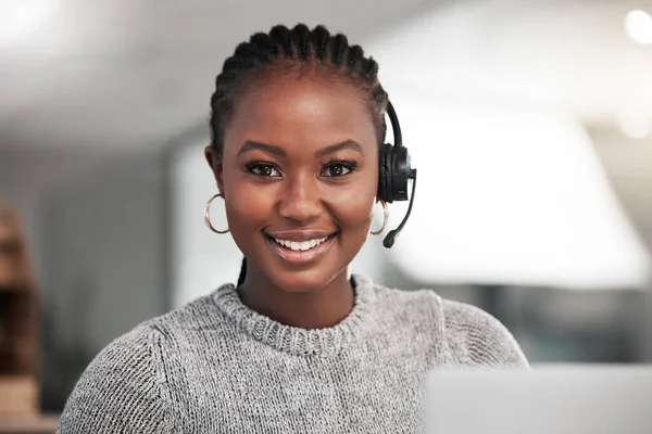 Let Walk Talk You Young Woman Using Headset Laptop Modern – stockfoto