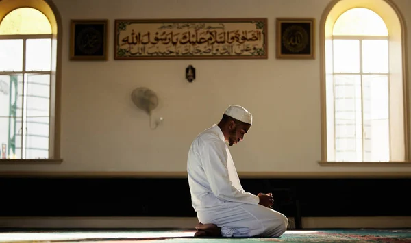 Never Underestimate Power Dua Young Muslim Male Praying Mosque —  Fotos de Stock