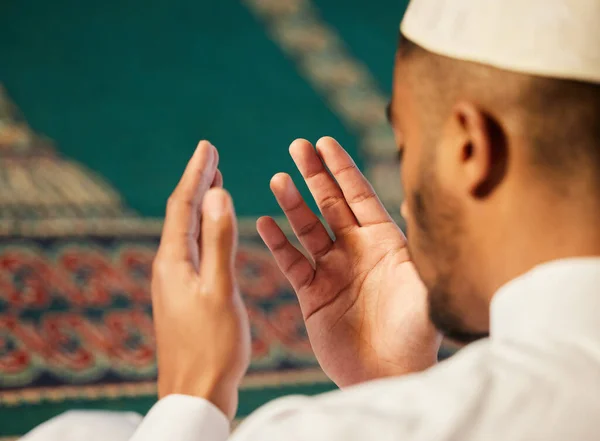 Pray Times Adversity Unrecognizable Muslim Male Praying Mosque — Zdjęcie stockowe