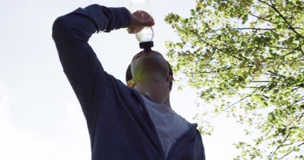 Video Footage Young Man Taking Break Fro Jogging Drink Water — Stockvideo