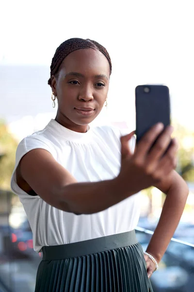 Looking Cute Feeling Fierce Young Businesswoman Taking Selfies Her Smartphone — Foto Stock
