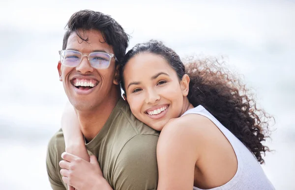 True Love Gets Anything Young Couple Enjoying Day Beach — Stock Photo, Image