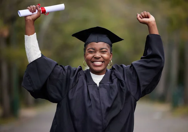 Proudest Moment Life Portrait Young Woman Cheering Graduation Day — Photo
