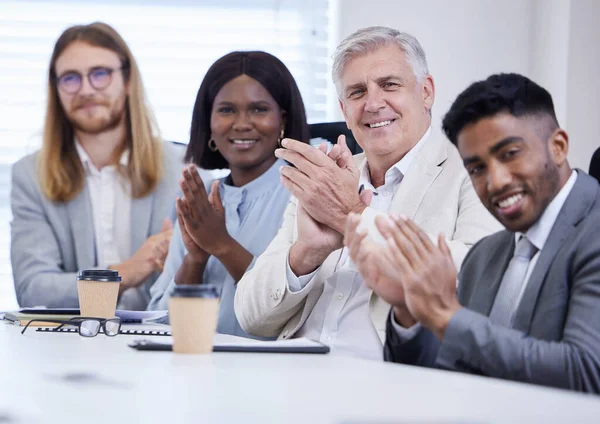 Havent Seen Work Yours While Group Businesspeople Clapping Meeting Modern — Foto de Stock