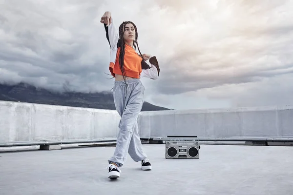 Queen Street Full Length Shot Attractive Young Woman Dancing Rooftop — Zdjęcie stockowe