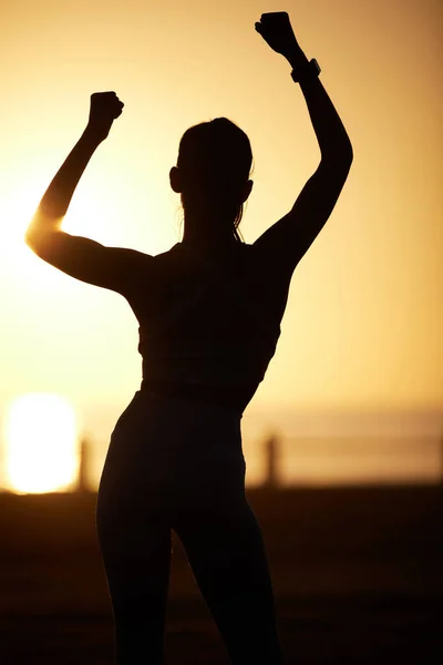 Stay Hopeful Every New Day Silhouetted Shot Woman Cheering Outdoors — Foto de Stock
