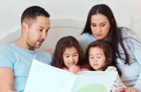 Nothing Brings Family Together Good Story Man Holding Storybook While — Foto Stock