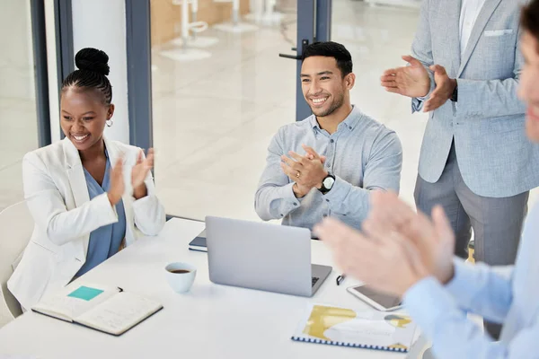 Its Wonder Work Well Known Businesspeople Clapping Hands Boardroom Work — Foto de Stock