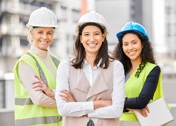 Were Job Cropped Portrait Three Attractive Female Engineers Standing Arms — Foto de Stock