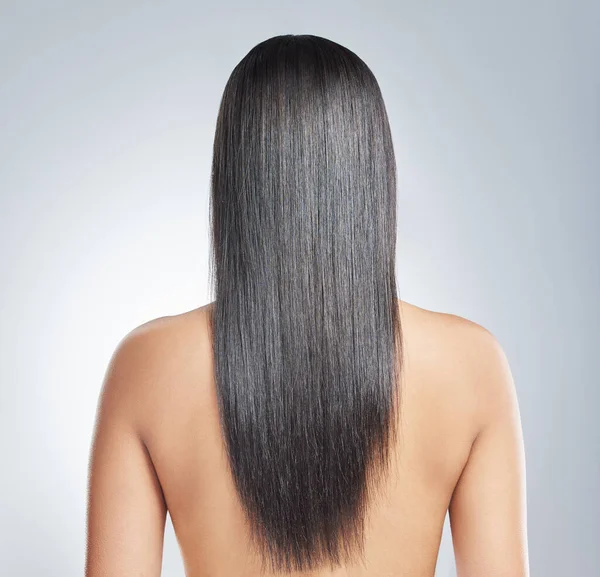 You See Any Split Ends Unrecognisable Woman Standing Alone Studio — ストック写真