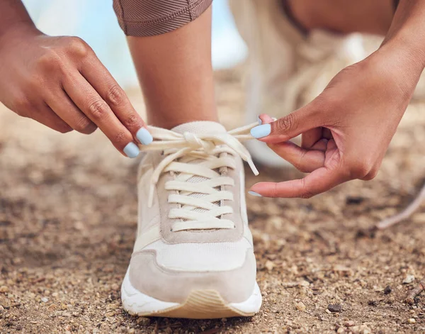 Making Sure Fit Comfortably Feet Closeup Shot Unrecognisable Woman Tying — 스톡 사진