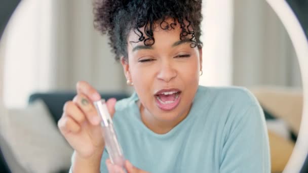 Young Female Cosmetics Influencer Doing Live Online Tutorial Testing Applying — Stock videók