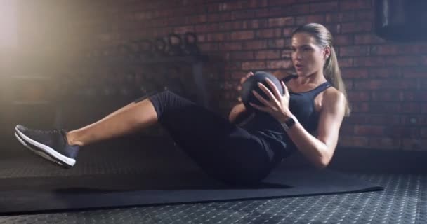 Video Footage Young Woman Working Out Medicine Ball Gym — Stock videók