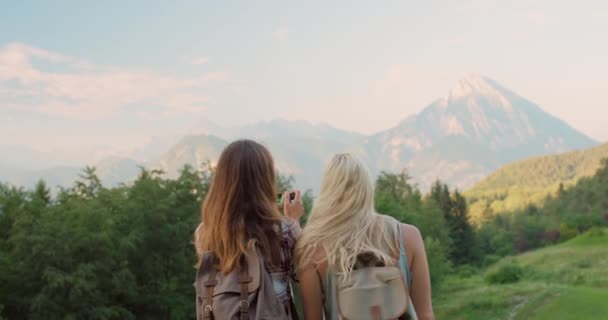 Two Women Taking Photos Best Friends Taking Photos Holiday — Vídeo de Stock