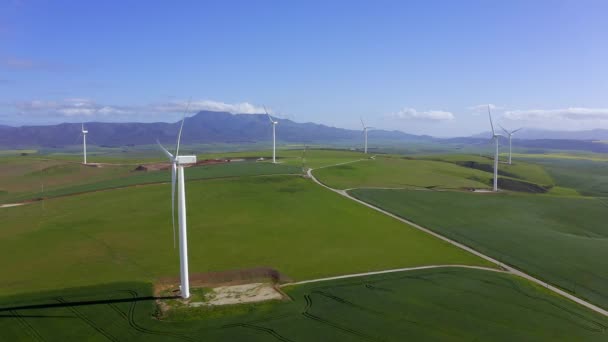 Imágenes Vídeo Turbinas Eólicas Campo Abierto — Vídeos de Stock