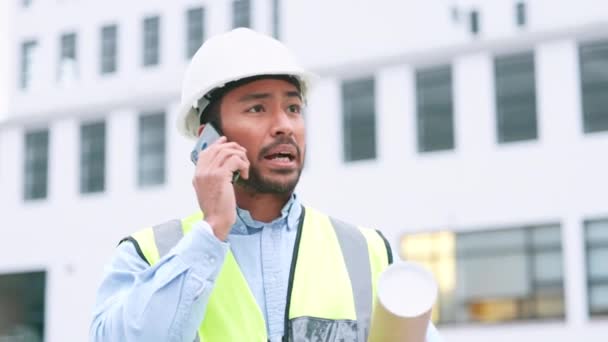 Civil Engineer Phone Call While Construction Site Discussing Strategy Plan — Vídeo de Stock