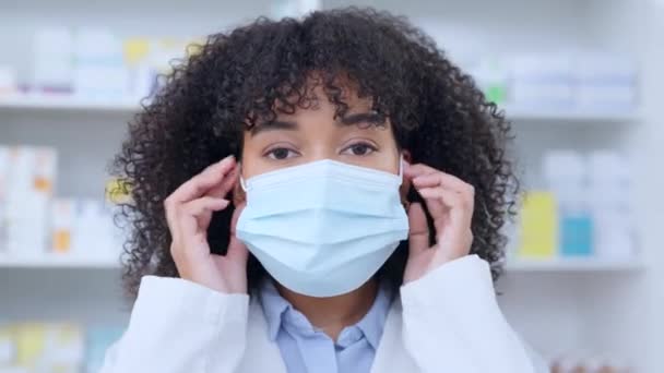 Happy Pharmacist Removing Her Mask End Covid Pandemic Black Health — 图库视频影像