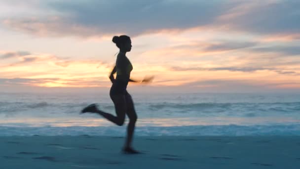 Silhouette Active Healthy Fit Woman Running Beach Sunset Sky Copy — Stock videók