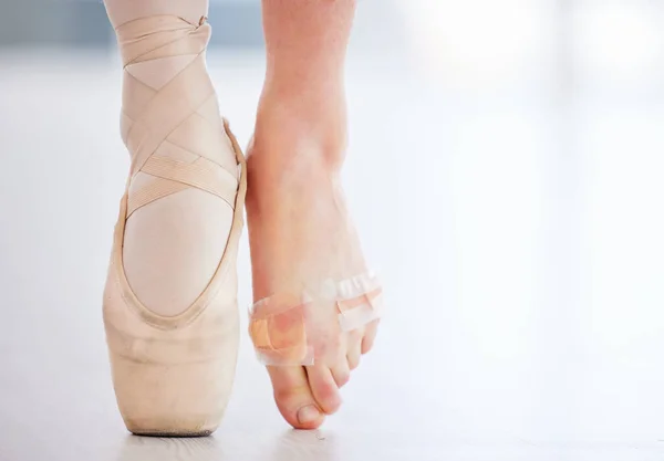 Side Finally Perfected Pointe Technique Young Ballerina Wearing Pointe Shoe — Stockfoto