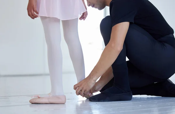 Teaching Correct Steps Techniques Closeup Shot Ballet Teacher Assisting Student — Foto Stock