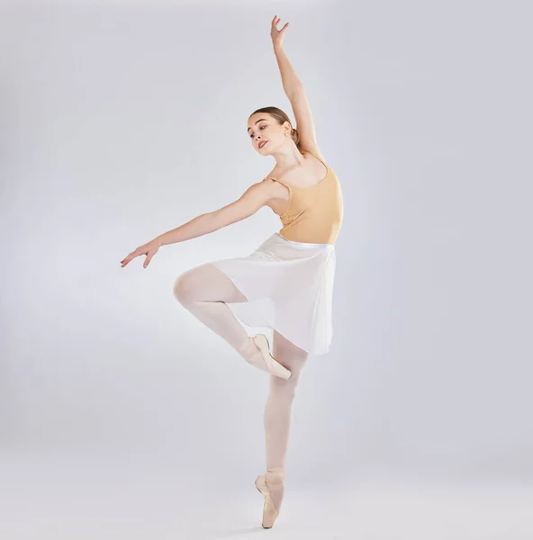 Feel Your Feet Studio Shot Young Woman Performing Ballet Recital — стоковое фото