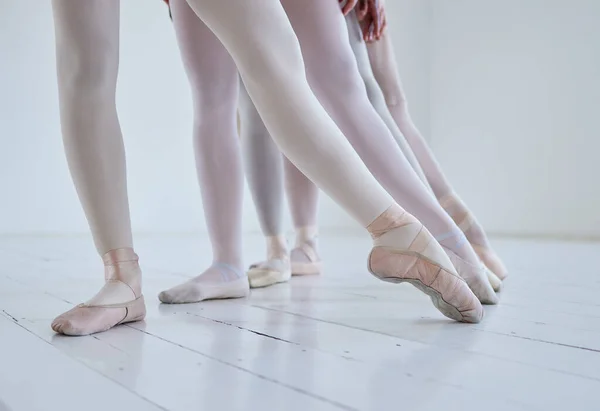 Points Purpose Group Ballerinas Toes Pointed — 图库照片