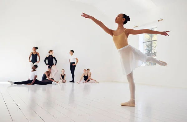 More You Understand Music Easier Youll Dance Group Ballet Dancers — ストック写真