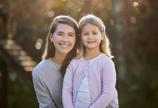 Shes Little Superstar Cropped Portrait Attractive Young Woman Her Daughter — Stock Fotó