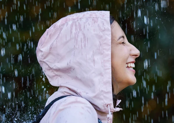 Rain Makes Feel Alive Attractive Young Woman Standing Alone Rain — Fotografia de Stock