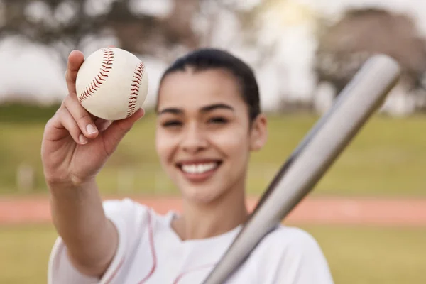 Challenge You Game Baseball Unrecognisable Woman Standing Alone Holding Baseball — ストック写真