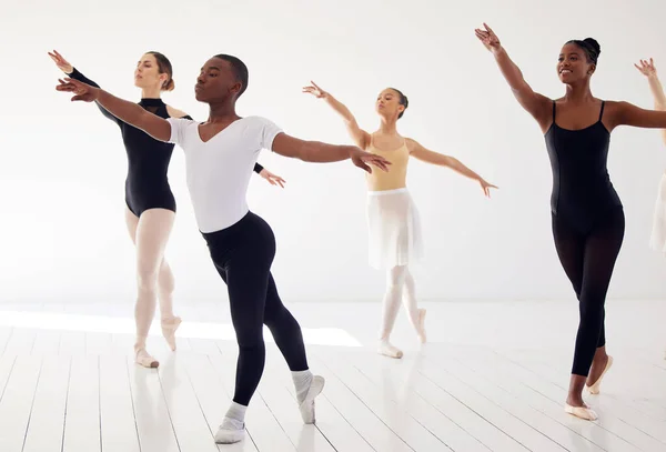 Learning Dance Gives You Greatest Freedom All Group Ballet Dancers — ストック写真