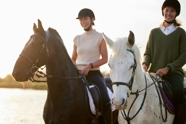 Willing Servant Yet Never Slave Two Young Women Riding Horses — Stock Photo, Image