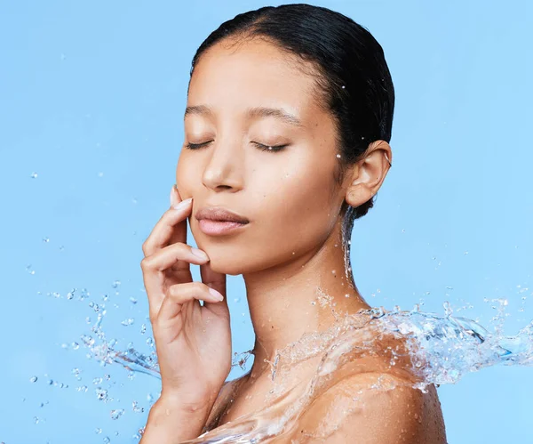 Get You Beautiful Young Woman Being Splashed Water Blue Background — Stockfoto