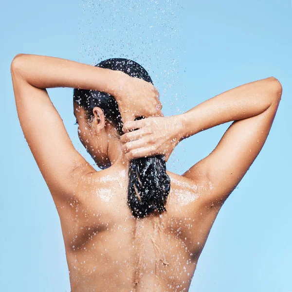 Total Harmony Myself Rearview Shot Unrecognizable Woman Enjoying Soapy Shower — Stock Photo, Image
