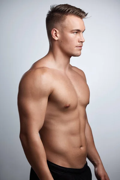 Time Activate Beast Mode Studio Shot Muscular Young Man Posing —  Fotos de Stock
