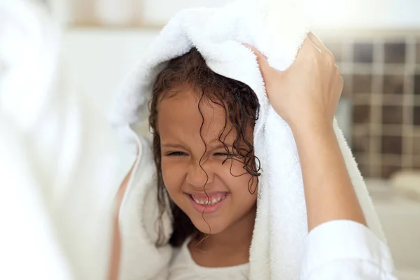 Haircare Routine Cleaning Hair Being Washed Mother Her Happy Carefree — 스톡 사진