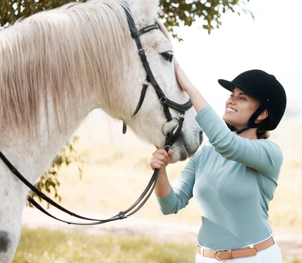 Horse Has Courage Guide Men Heavens Attractive Young Woman Standing —  Fotos de Stock