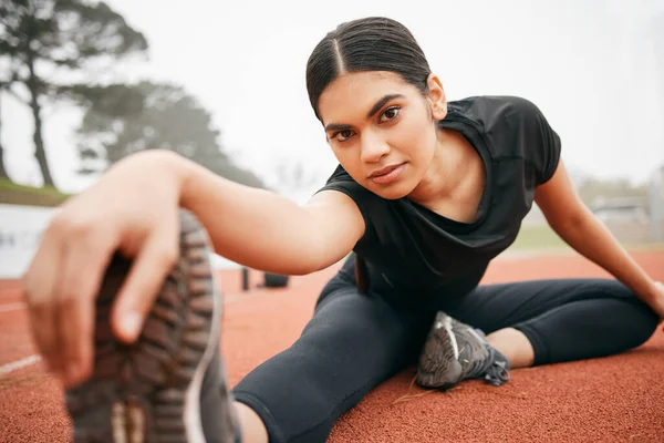 Believe Your Potential Athletic Young Woman Stretching While Out Track — Stock Photo, Image