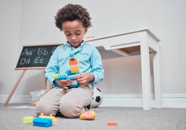 Guess What Building Young Boy Playing Building Blocks Room — 图库照片