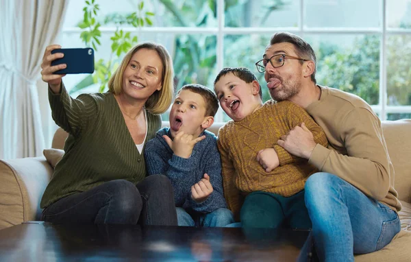 Love You All Much Family Taking Selfie Using Smartphone — Foto Stock