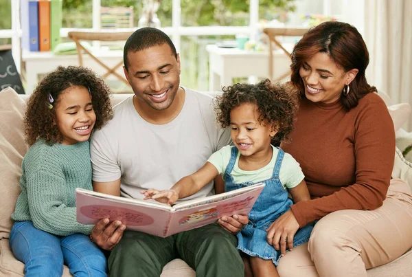 Always Make Time Family Young Family Reading Book Home — Fotografia de Stock