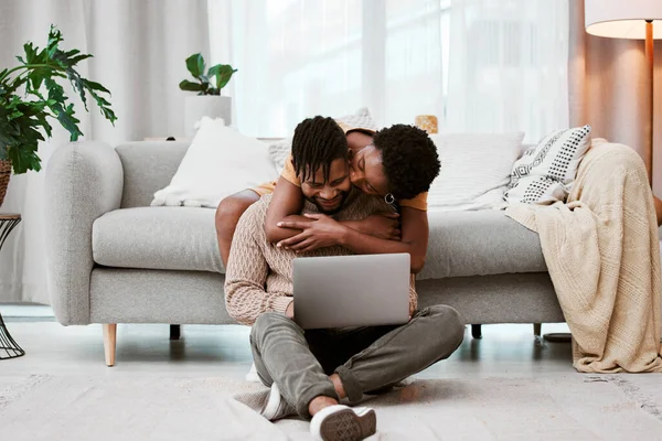 Connection Have Stronger Wifi Young Couple Using Laptop Home — Foto Stock