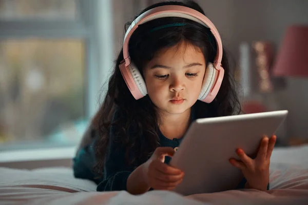 Education Made Easier Technology Little Girl Using Digital Tablet Home —  Fotos de Stock