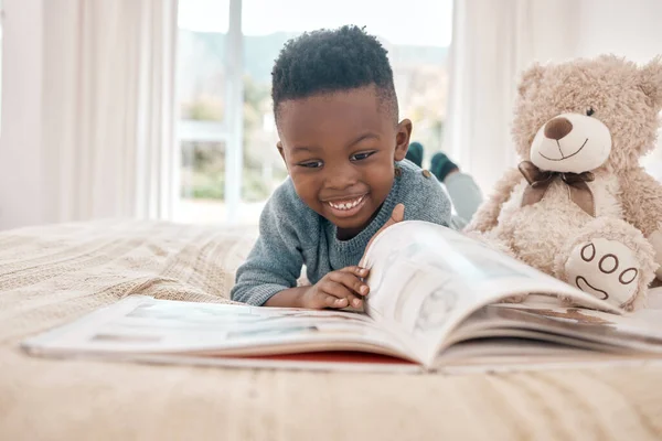 Reading Excites Him Full Length Shot Adorable Little Boy Reading — Foto de Stock