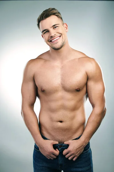 Bigger Muscles Bigger Smile Studio Shot Handsome Young Man Posing — Foto Stock