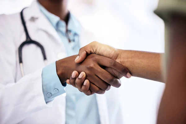 Thanks Feel Much Better Low Angle Shot Unrecognizable Doctor Patient — Foto Stock