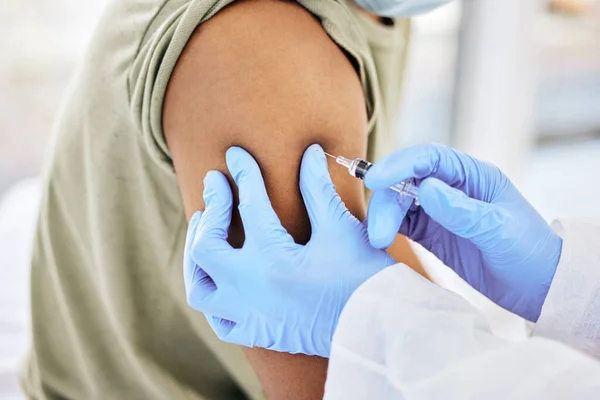 Getting Jab Unrecognizable Doctor Administering Covid Vaccine Patient — Zdjęcie stockowe