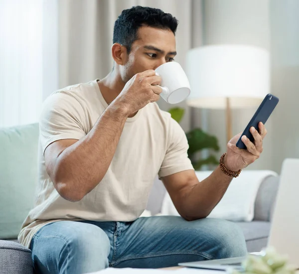 Social Media Morning News Young Man Sitting His Living Room — Stockfoto