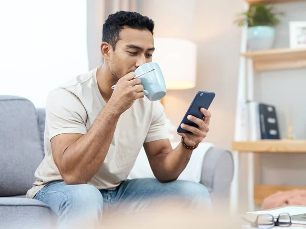 Whats Happening Social Media Today Young Man Sitting His Living — Stockfoto